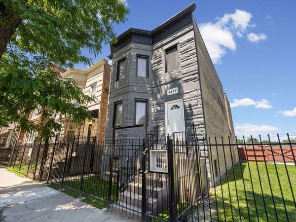 4434 W Monroe Street , Chicago, IL 60624