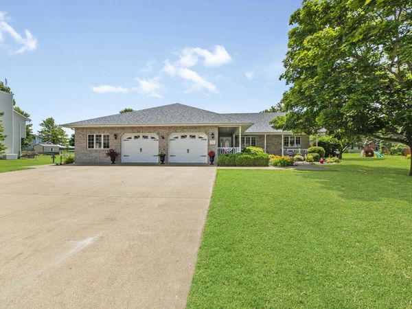 711 Alice Street , Minonk, IL 61760