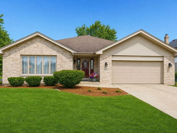1253 St. Charles Drive , Lockport, IL 60441
