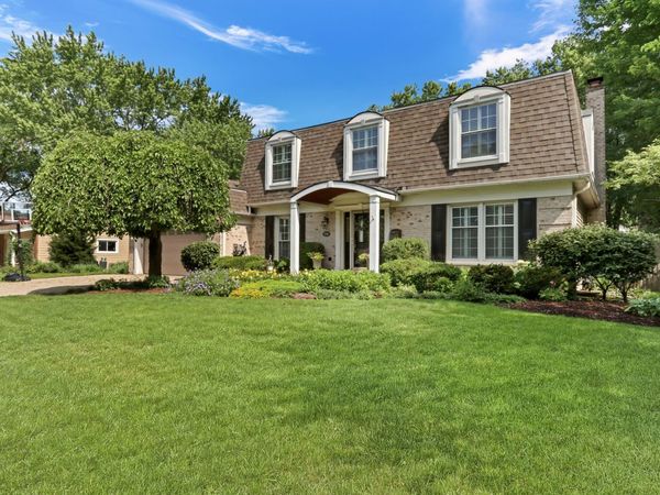 710 Fairlawn Avenue , Libertyville, IL 60048