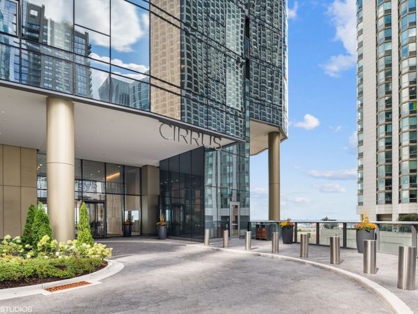 211 N Harbor Drive, Unit TH01, Chicago, IL 60601