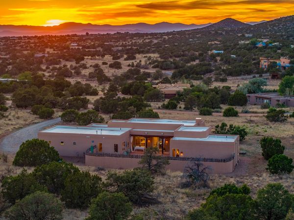 176 Principe De Paz , Santa Fe, NM 87508