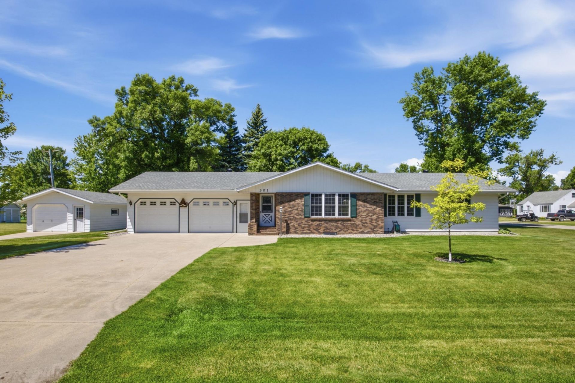301 Mckinley Avenue W primary photo