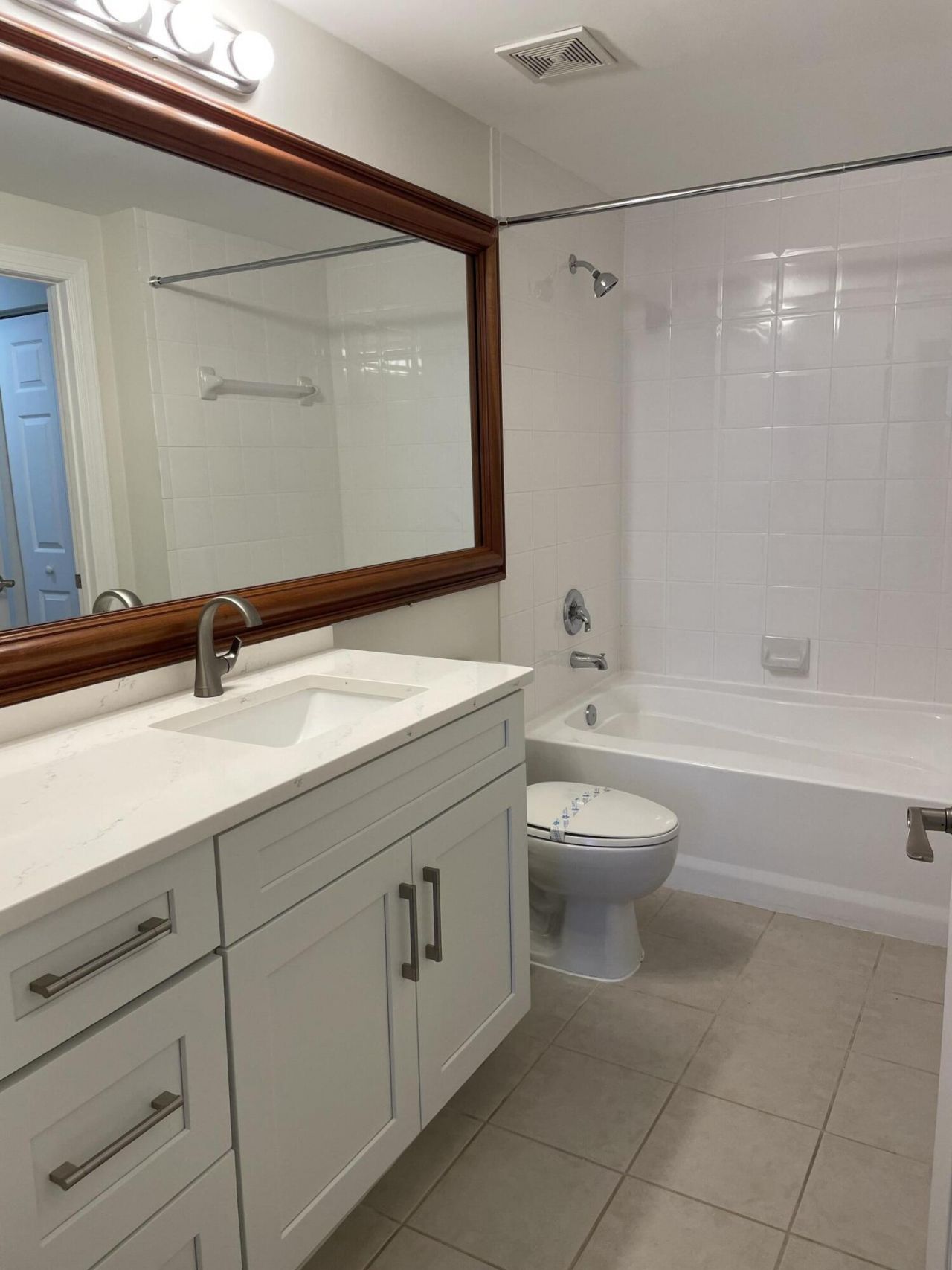 780 S Sapodilla Avenue, Unit 412, West Palm Beach, FL 33401 Photo