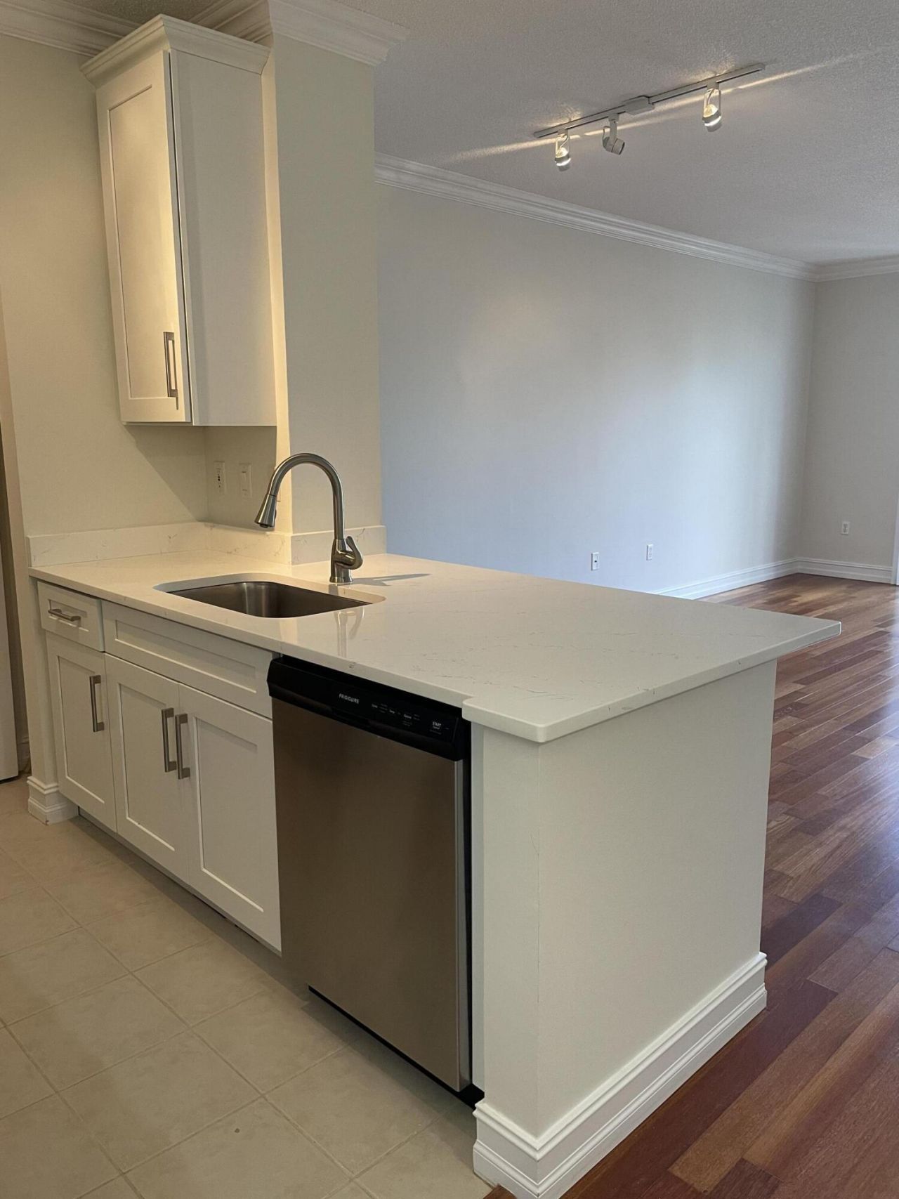 780 S Sapodilla Avenue, Unit 412, West Palm Beach, FL 33401 Photo