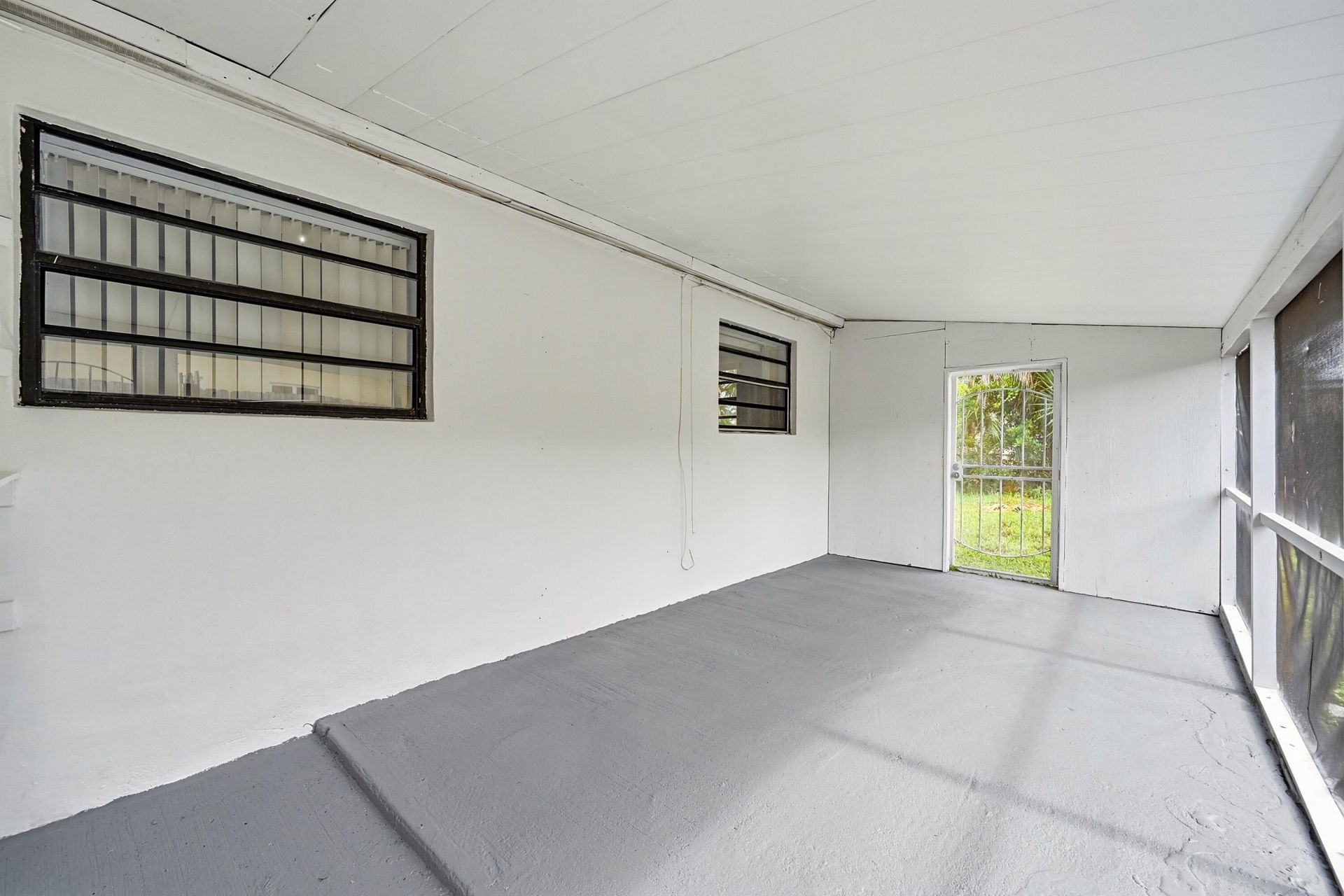 4401 NW 33rd Street, Lauderdale Lakes, FL 33319 Photo
