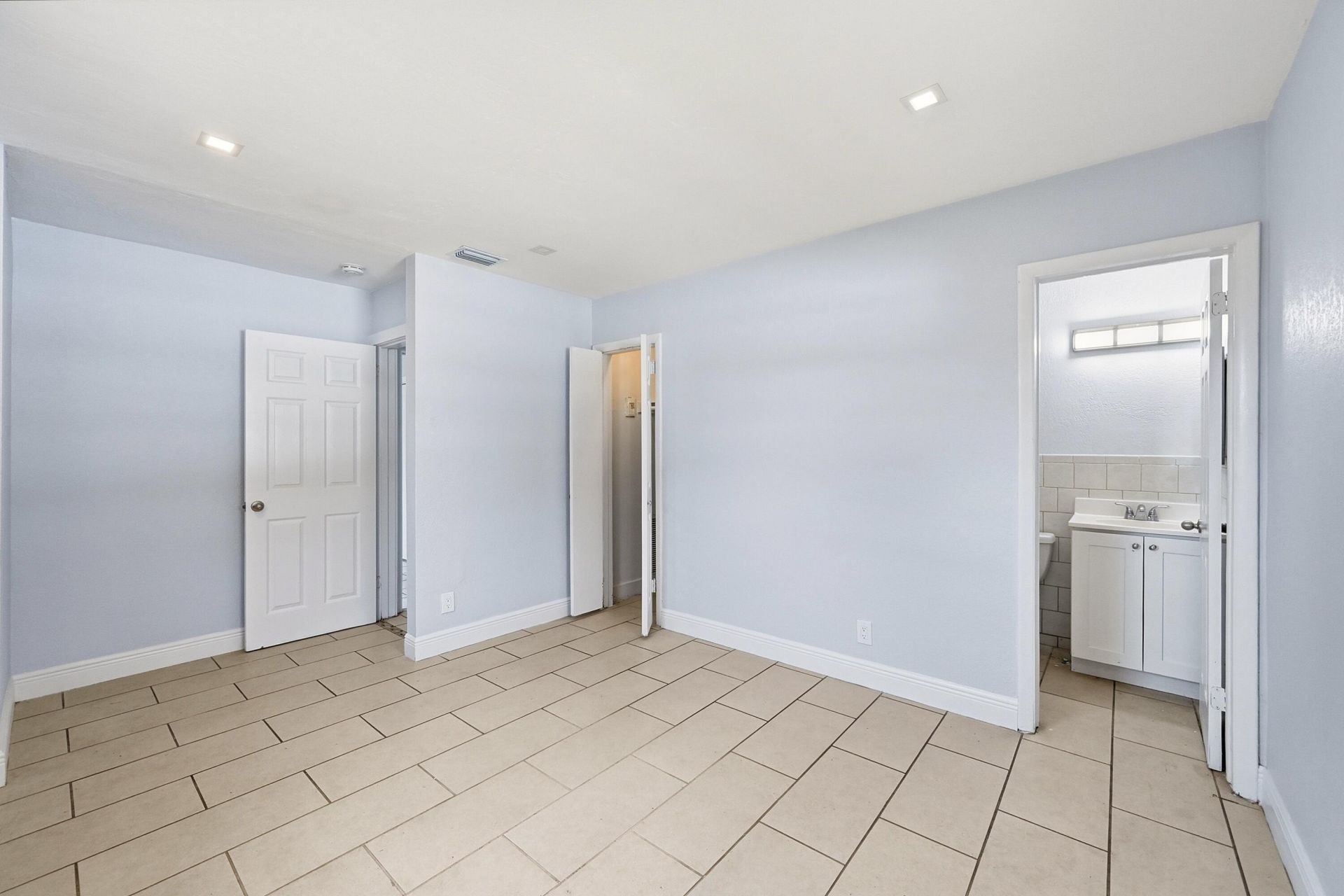 4401 NW 33rd Street, Lauderdale Lakes, FL 33319 Photo