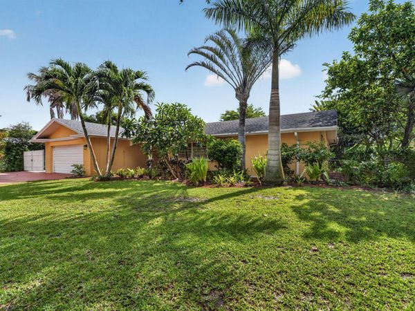 842 Fathom Road W, North Palm Beach, FL 33408