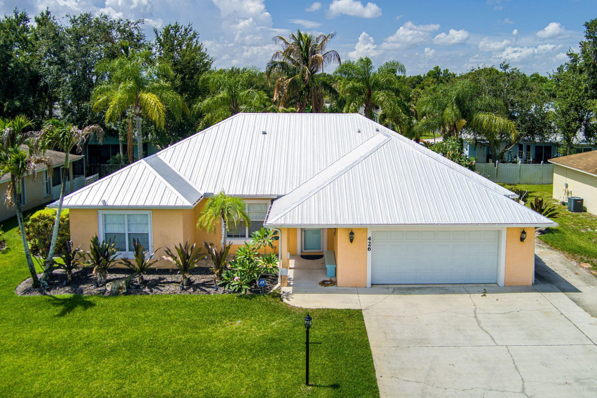 426 NE Vanda Terrado, Jensen Beach, FL 34957 Photo