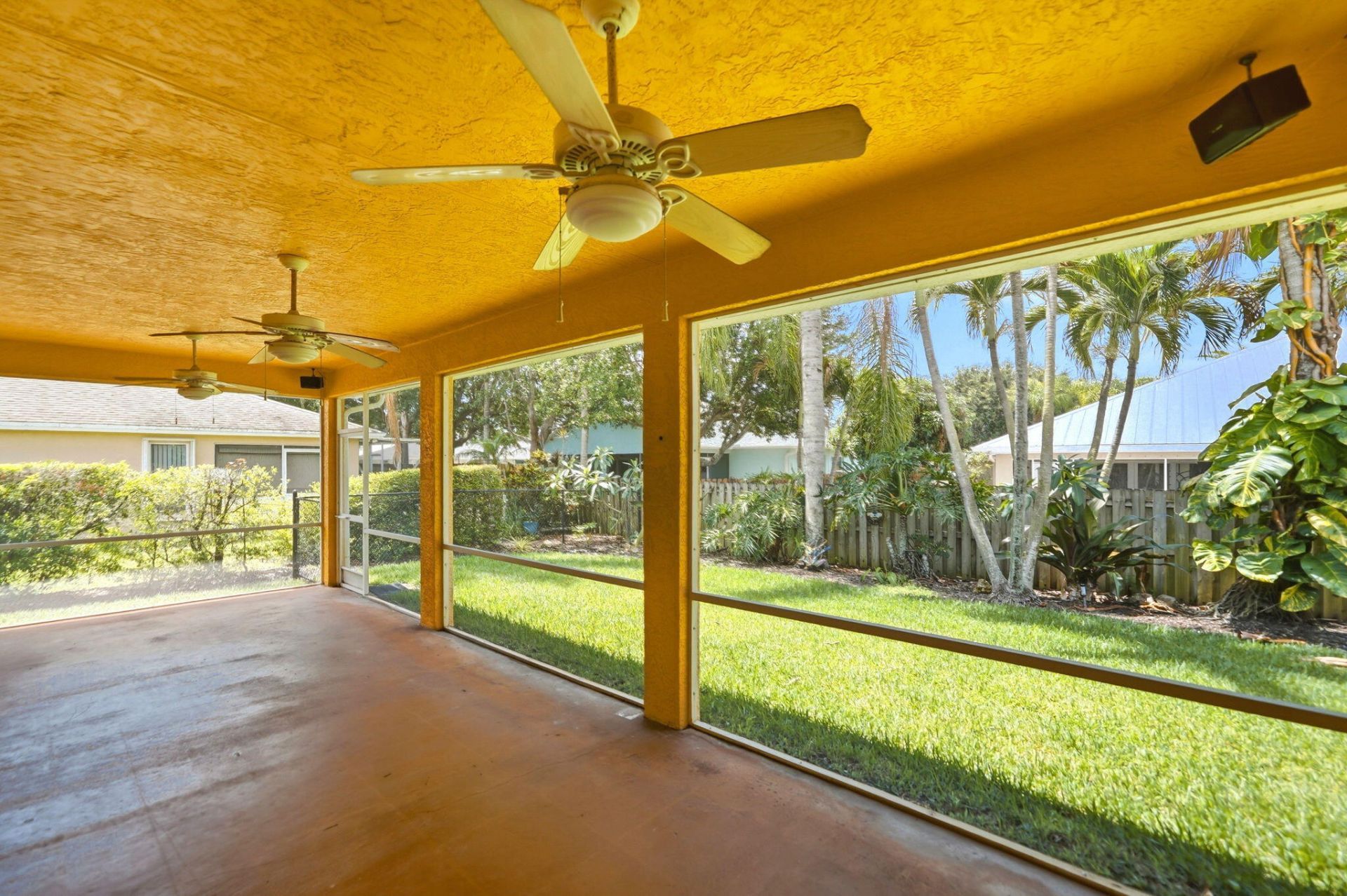 426 NE Vanda Terrado, Jensen Beach, FL 34957 Photo