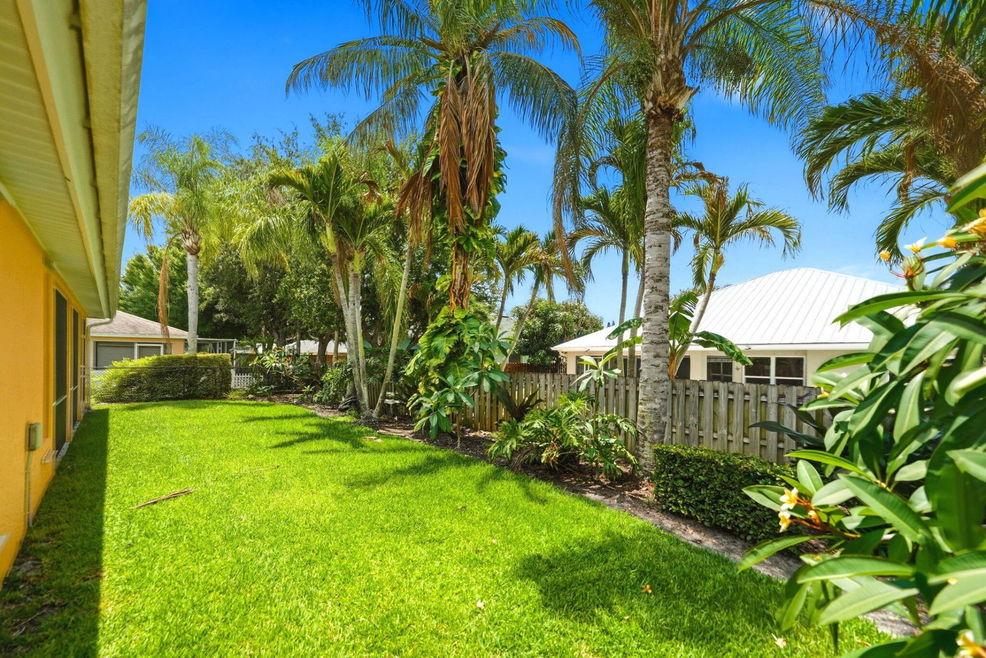 426 NE Vanda Terrado, Jensen Beach, FL 34957 Photo
