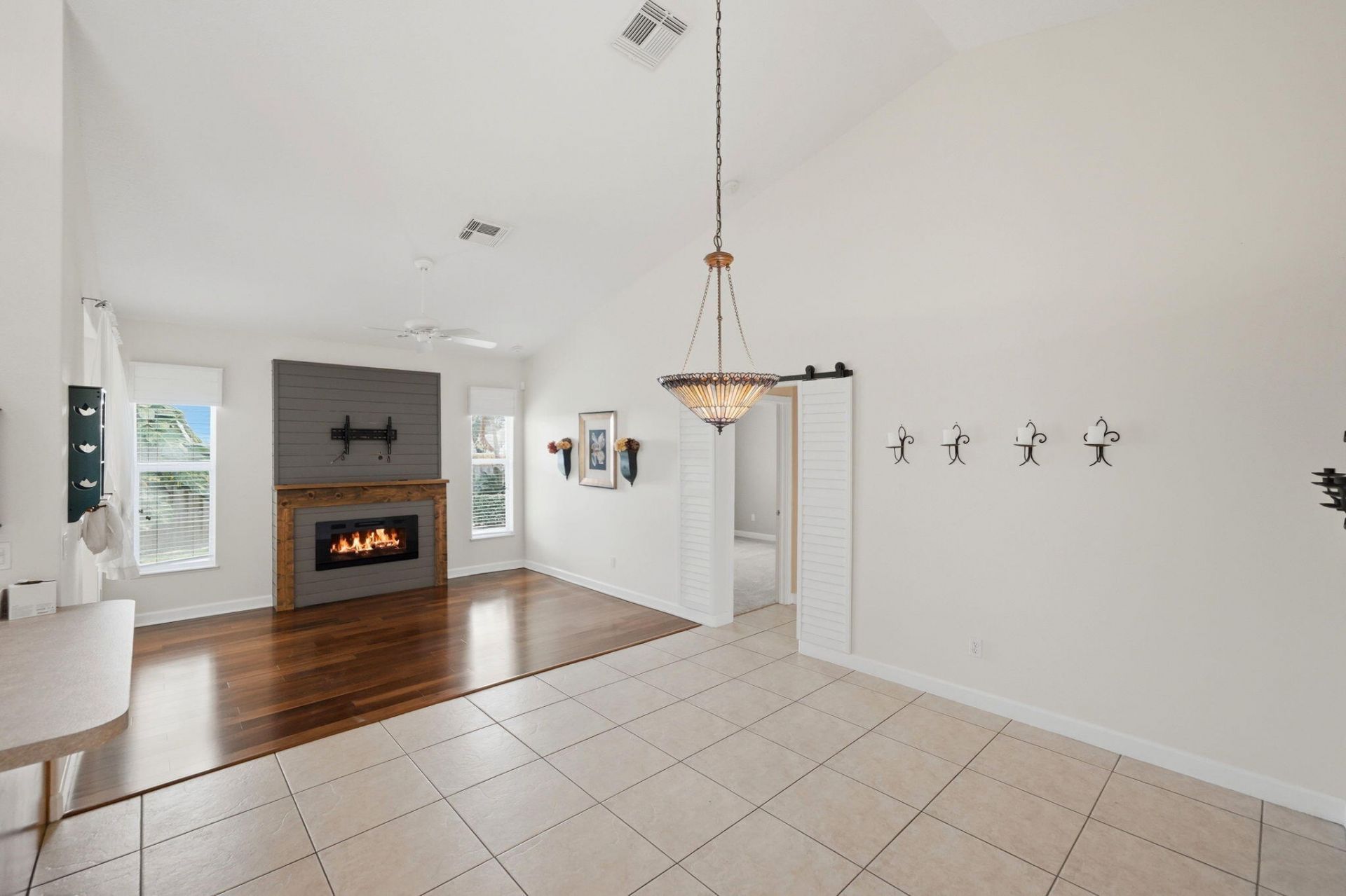 426 NE Vanda Terrado, Jensen Beach, FL 34957 Photo