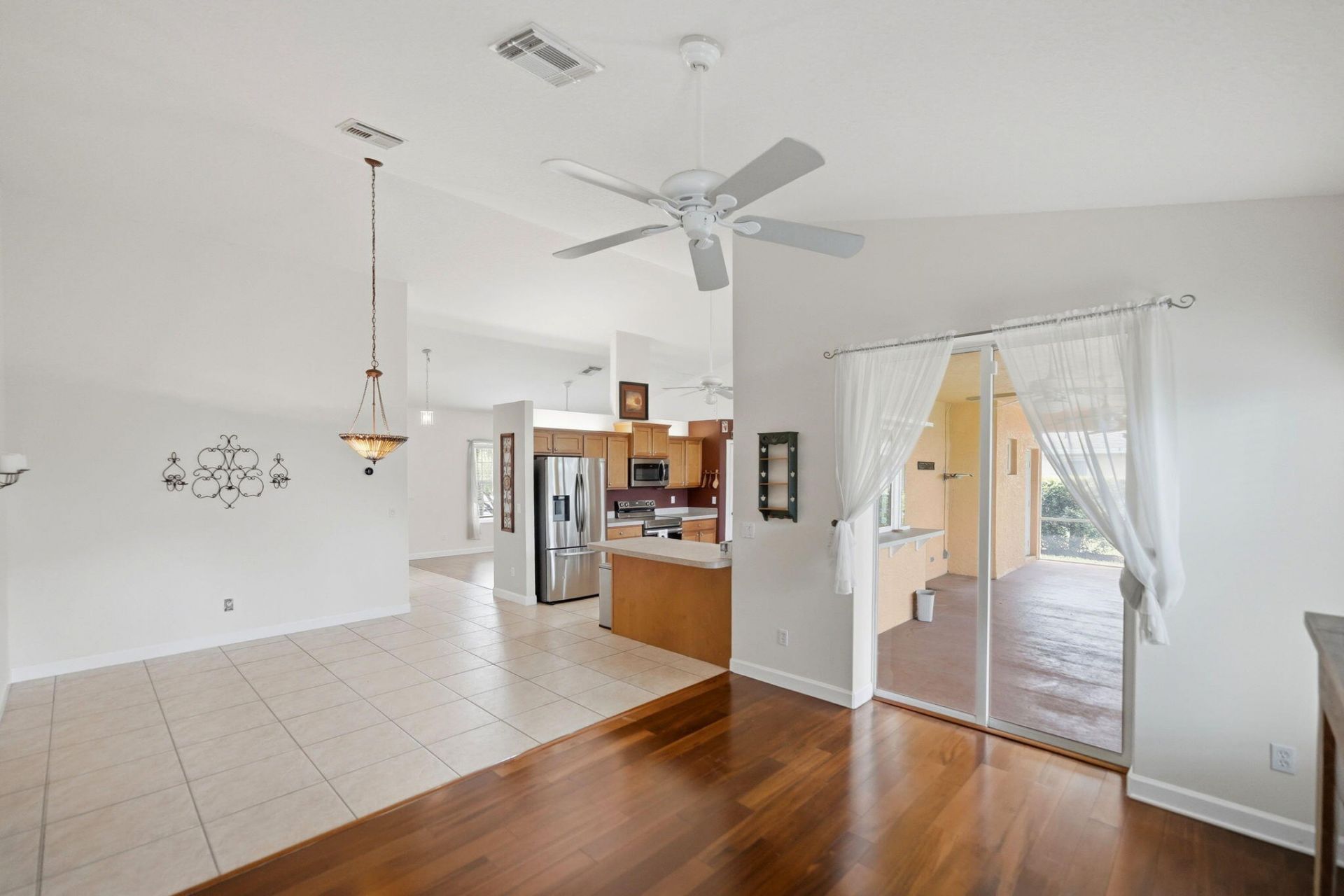 426 NE Vanda Terrado, Jensen Beach, FL 34957 Photo