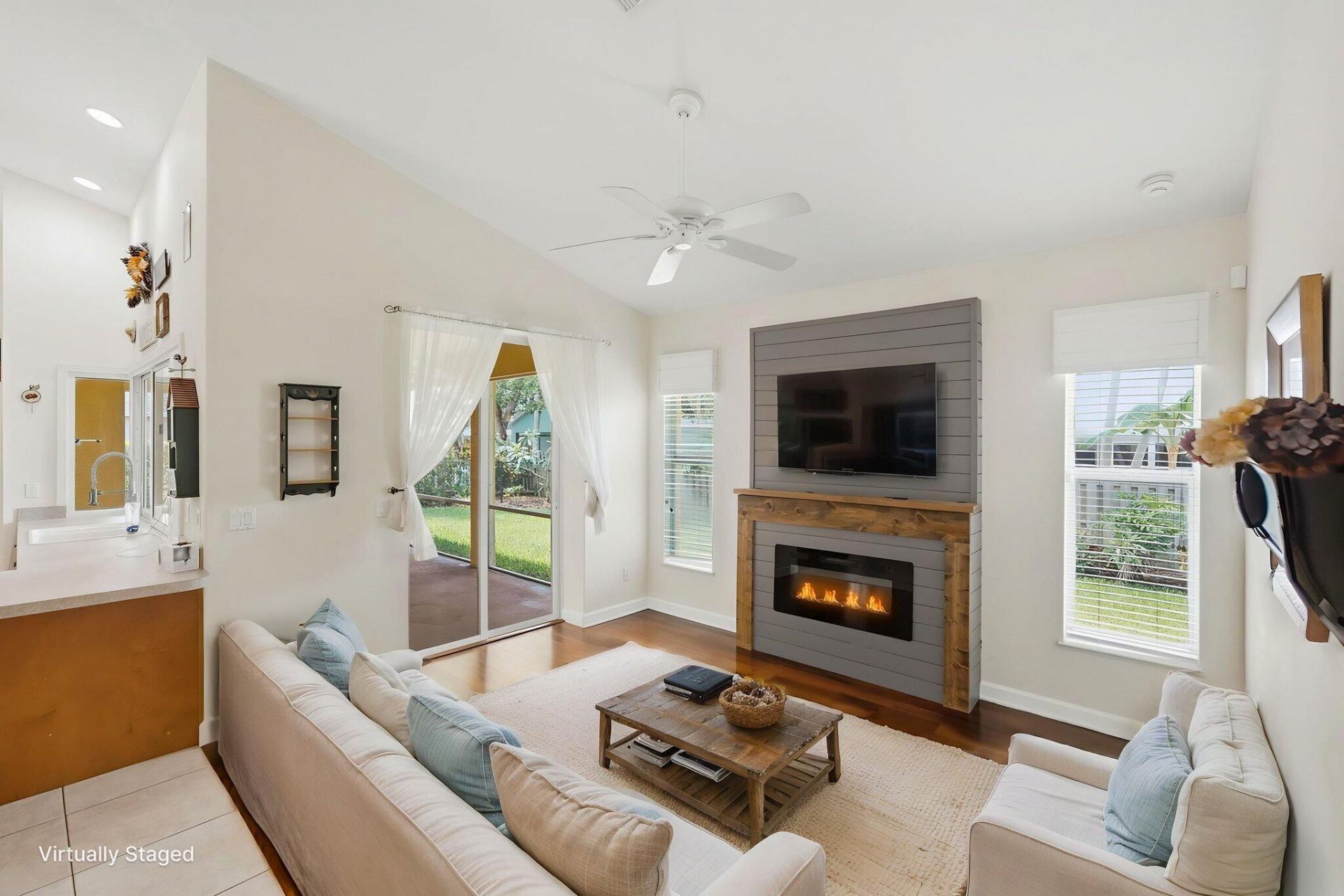 426 NE Vanda Terrado, Jensen Beach, FL 34957 Photo