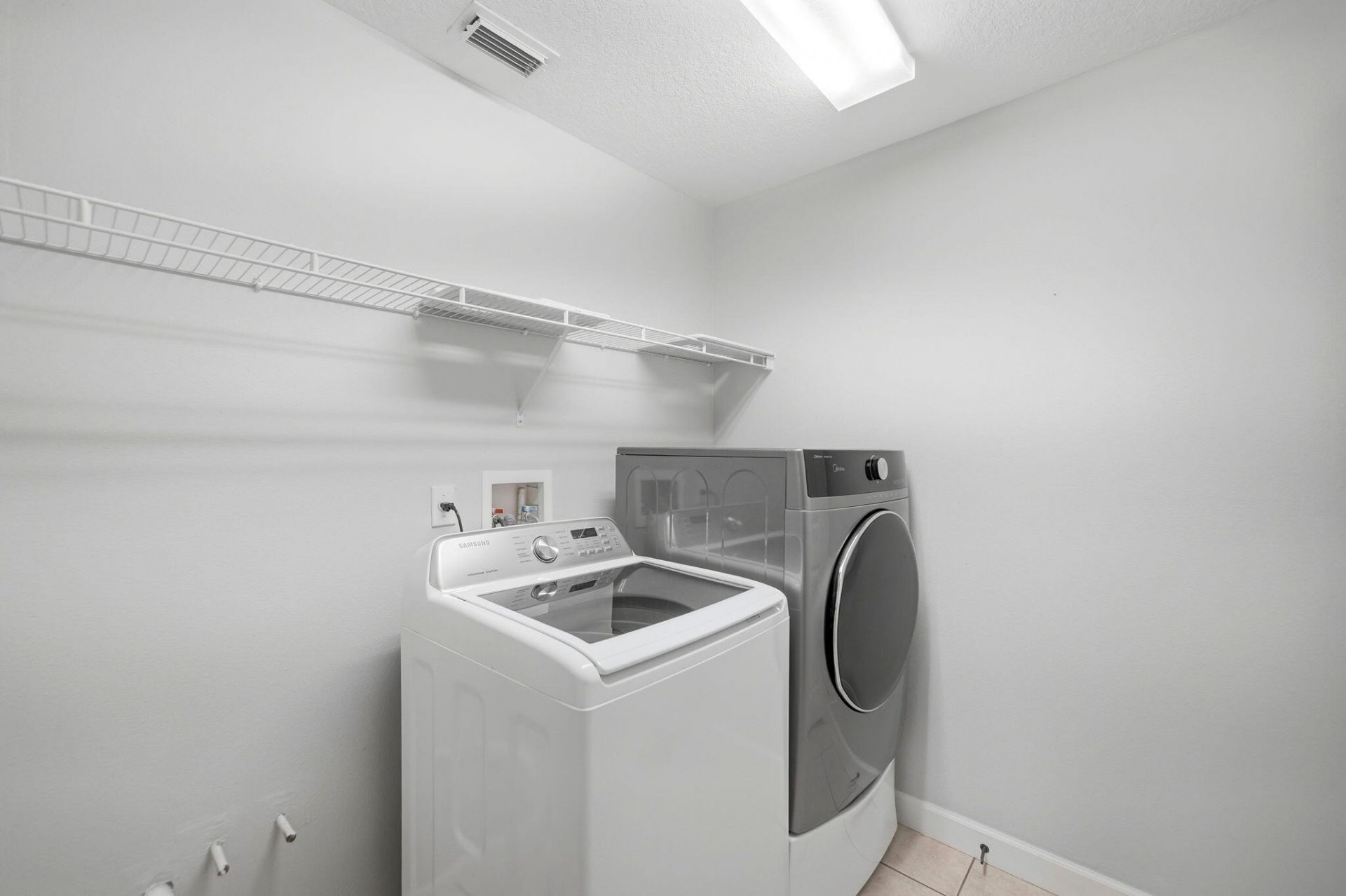 426 NE Vanda Terrado, Jensen Beach, FL 34957 Photo