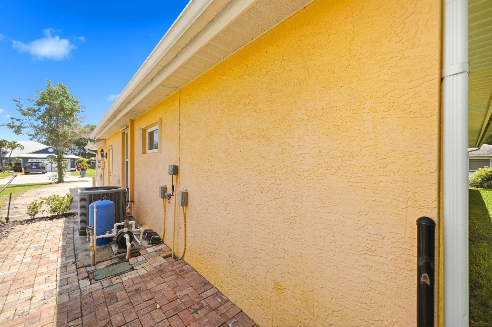 426 NE Vanda Terrado, Jensen Beach, FL 34957 Photo