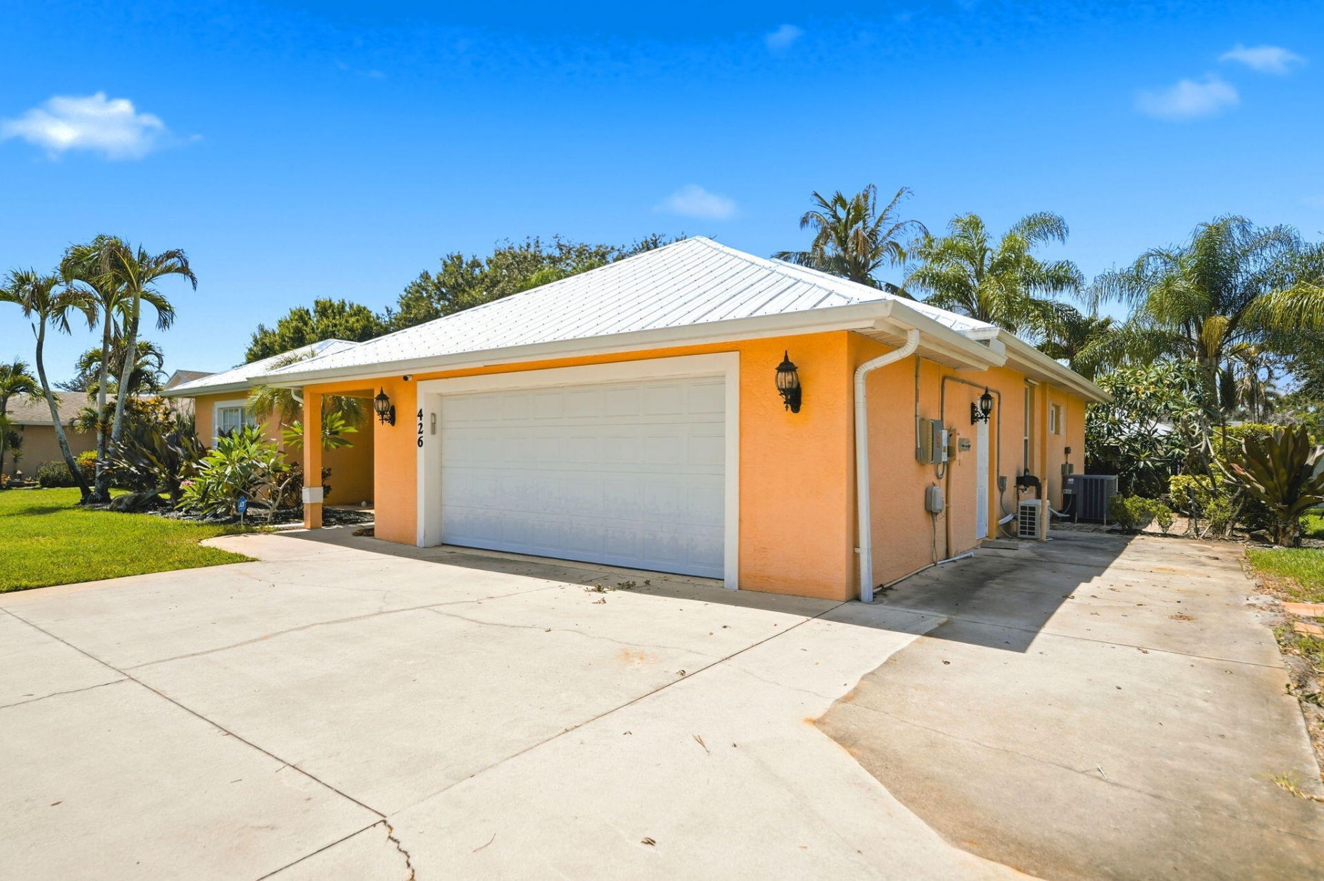 426 NE Vanda Terrado, Jensen Beach, FL 34957 Photo