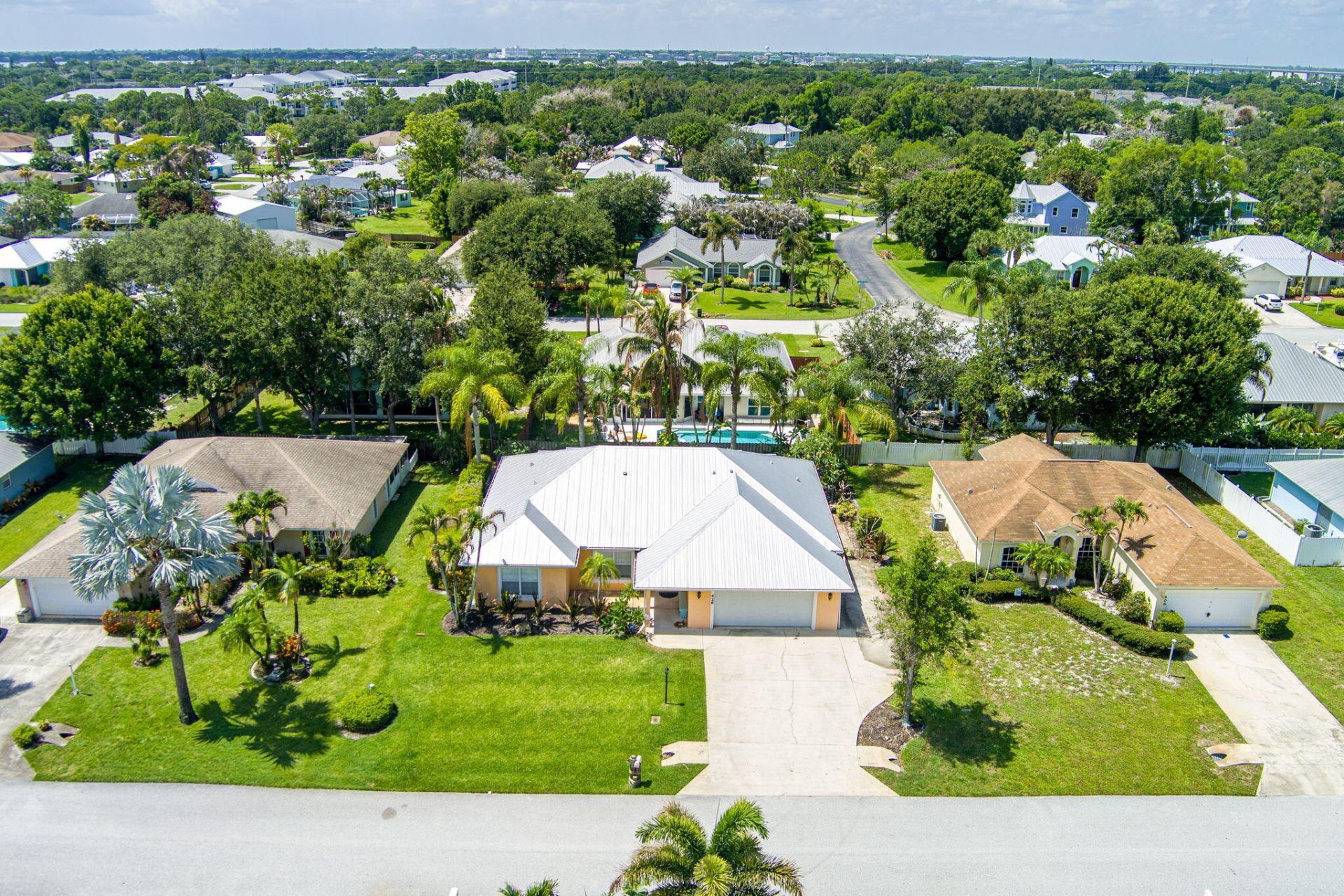 426 NE Vanda Terrado, Jensen Beach, FL 34957 Photo
