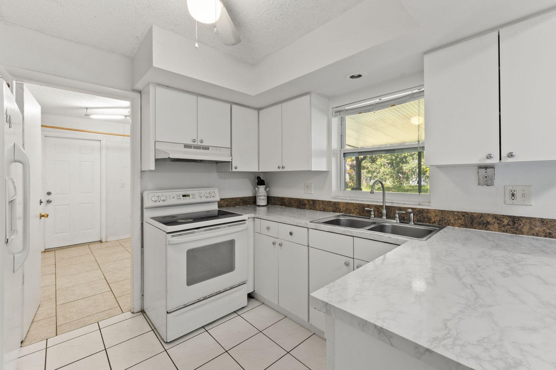 276 NE Summer Road, Port Saint Lucie, FL 34983 Photo