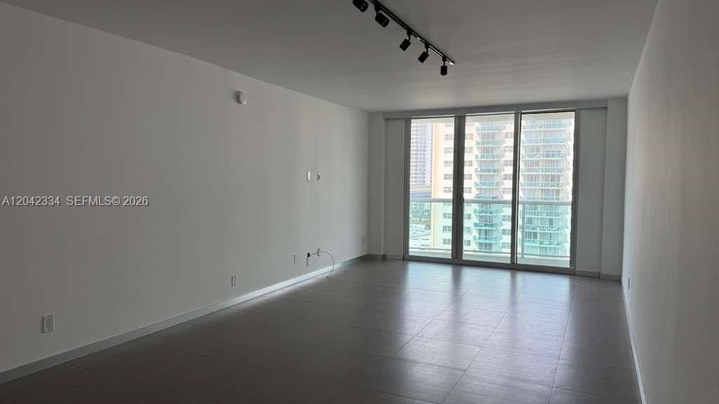 19380 Collins Ave , Unit 905, Sunny Isles Beach, FL 33160 Photo