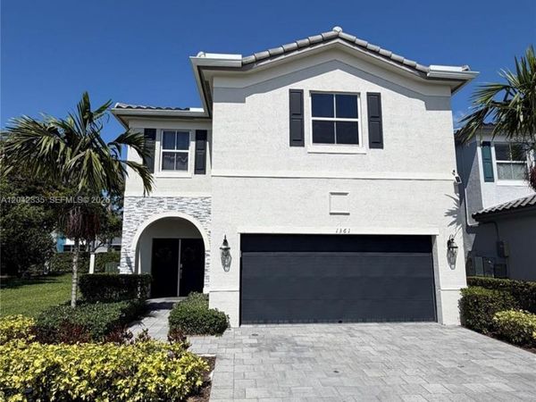 1361 SE 27th Ter , Homestead, FL 33035