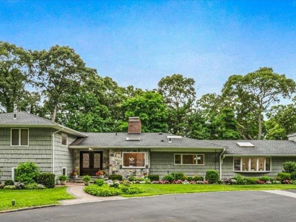 19 Tappentown Lane, Brookville, NY 11545