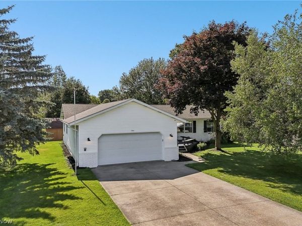 1304 State Road , Wadsworth, OH 44281