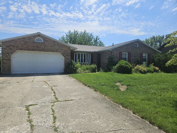 15736 Sunset Boulevard, Wapakoneta, OH 45895