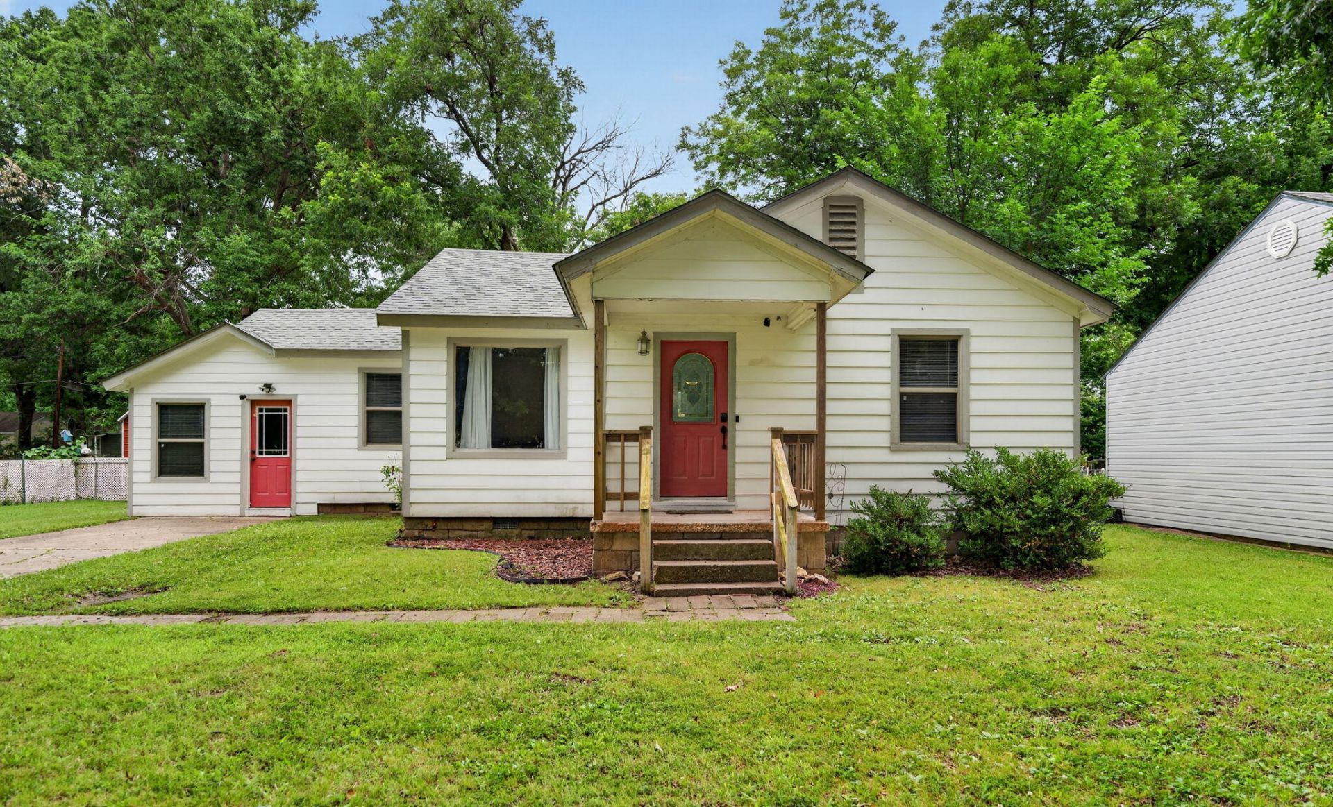 319 N Rowe Street, Pryor, OK 74361 Main Photo