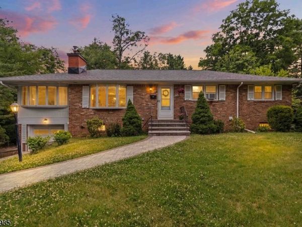63 Valley Rd, Butler, NJ 07405