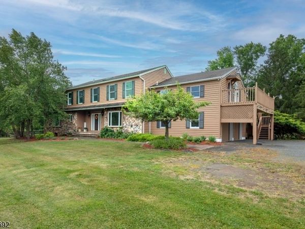 48 Forty Second Street, Readington, NJ 08889