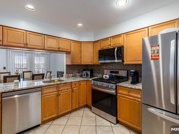 2 Crystal Lane, PATERSON, NJ 07501