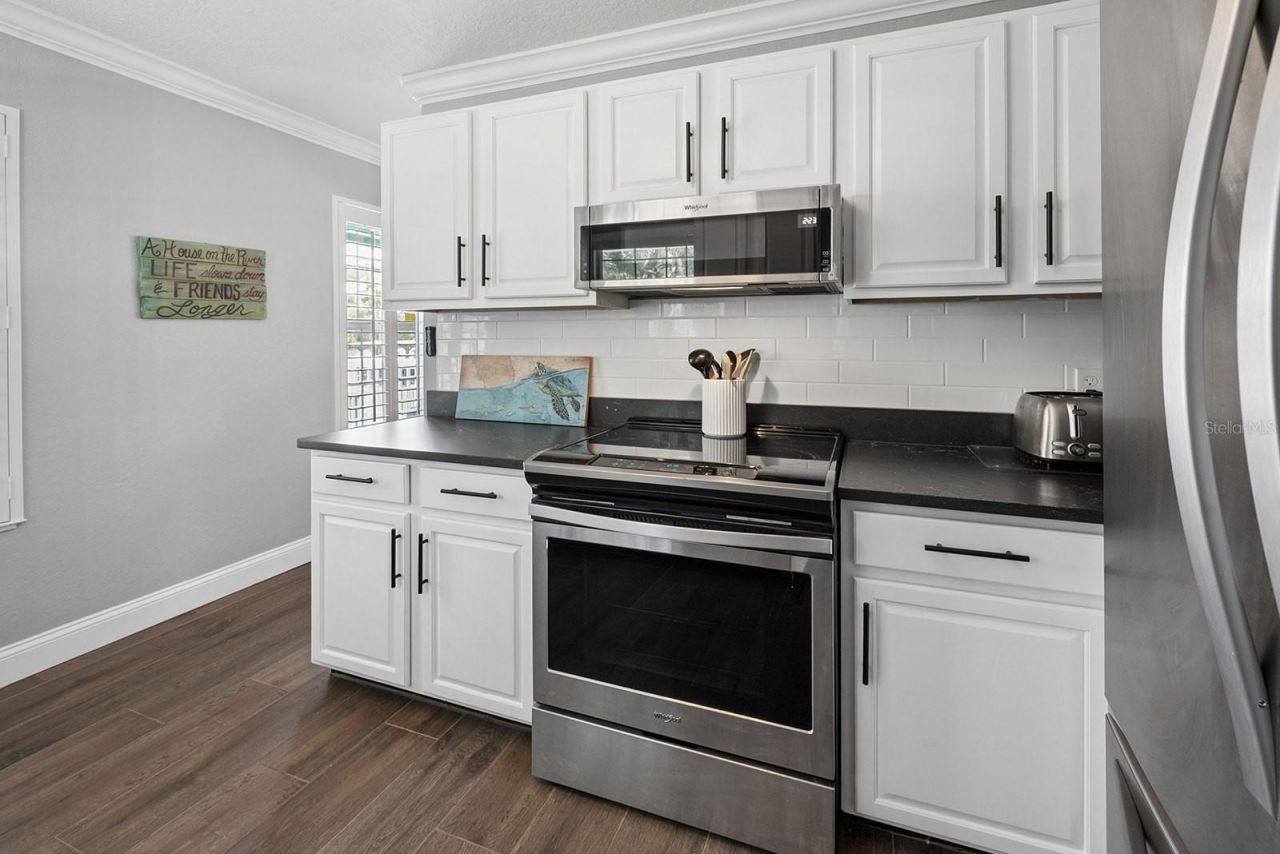 8213 Riverview Road , Fanning Springs, FL 32693 Photo