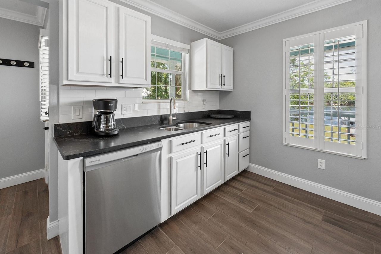 8213 Riverview Road , Fanning Springs, FL 32693 Photo