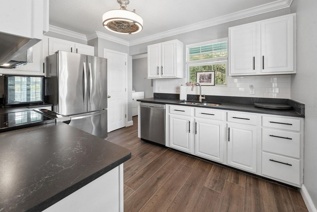 8213 Riverview Road, Fanning Springs, FL 32693 Photo