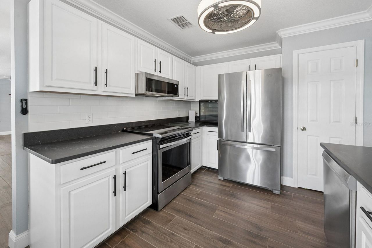 8213 Riverview Road, Fanning Springs, FL 32693 Photo