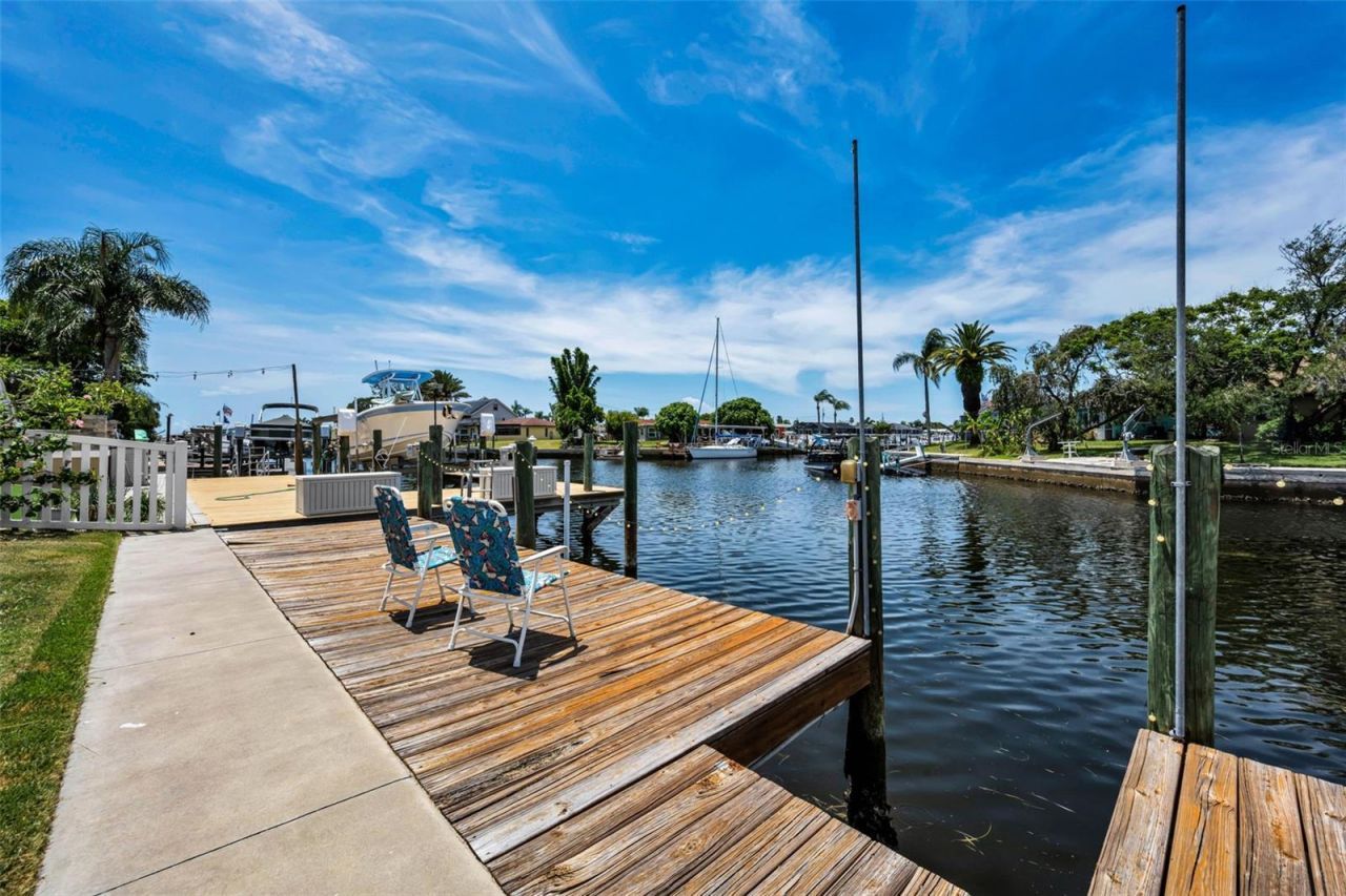 4825 Shell Stream Boulevard, New Port Richey, FL 34652 Photo
