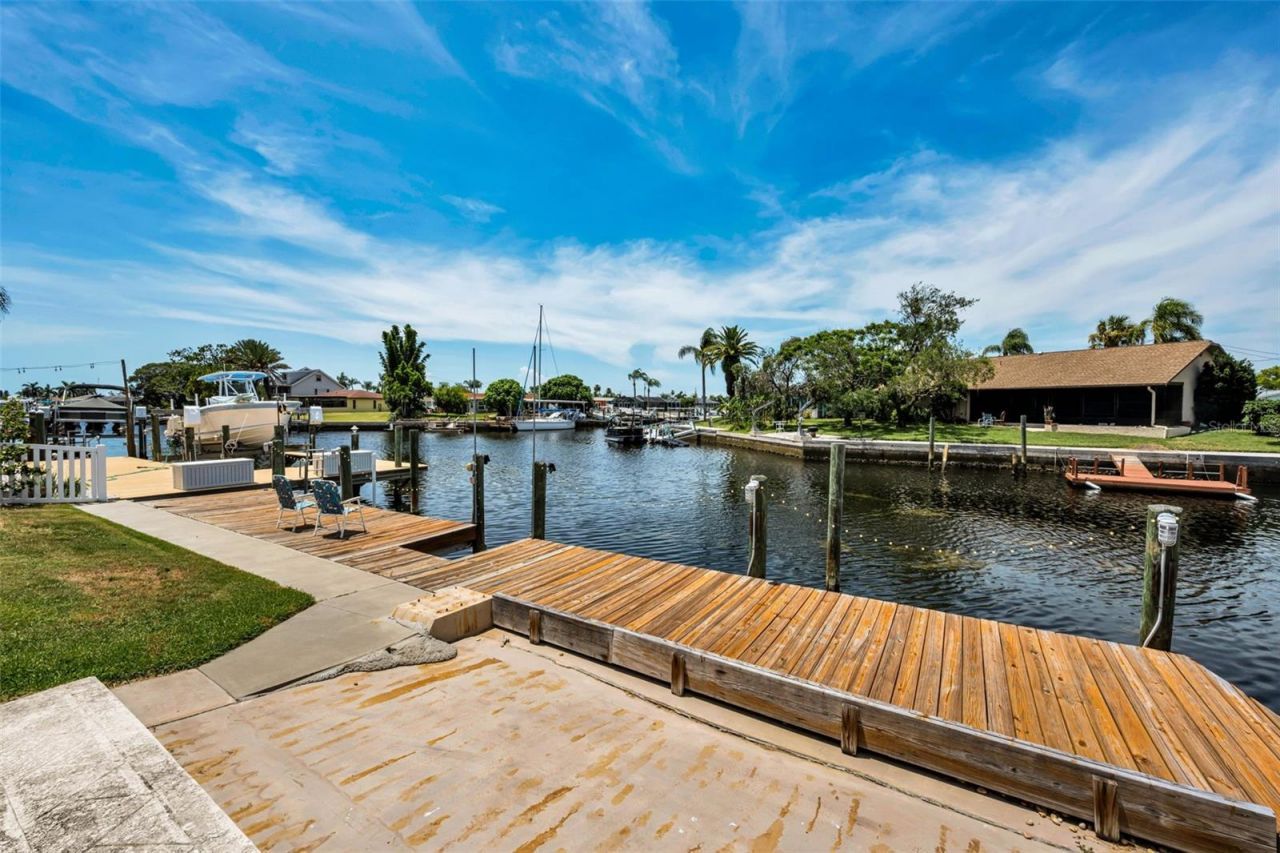 4825 Shell Stream Boulevard, New Port Richey, FL 34652 Photo