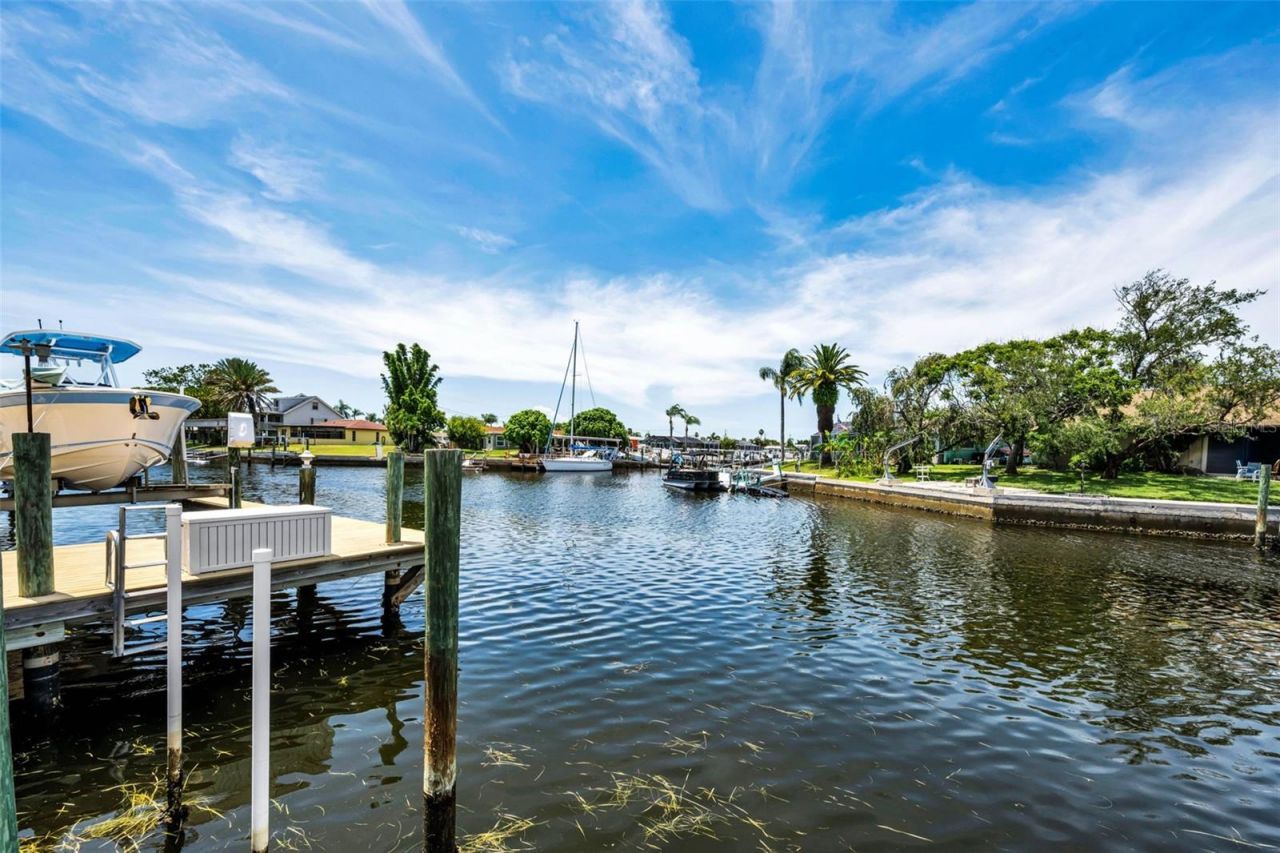 4825 Shell Stream Boulevard, New Port Richey, FL 34652 Photo