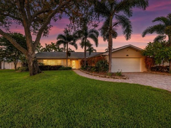 1820 TANGLEWOOD DRIVE NE, ST PETERSBURG, FL 33702