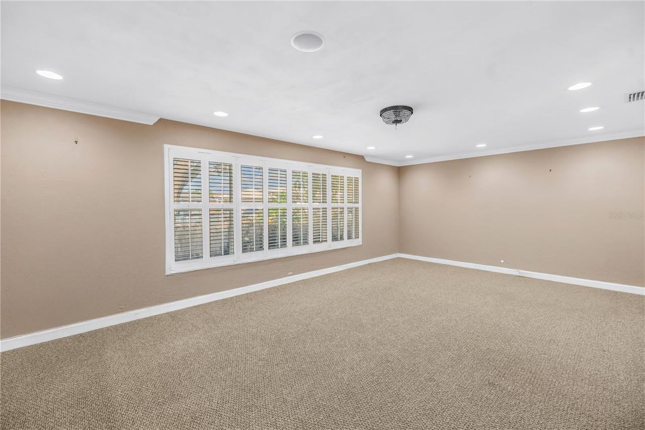 1820 Tanglewood Drive Ne, Saint Petersburg, FL 33702 Photo