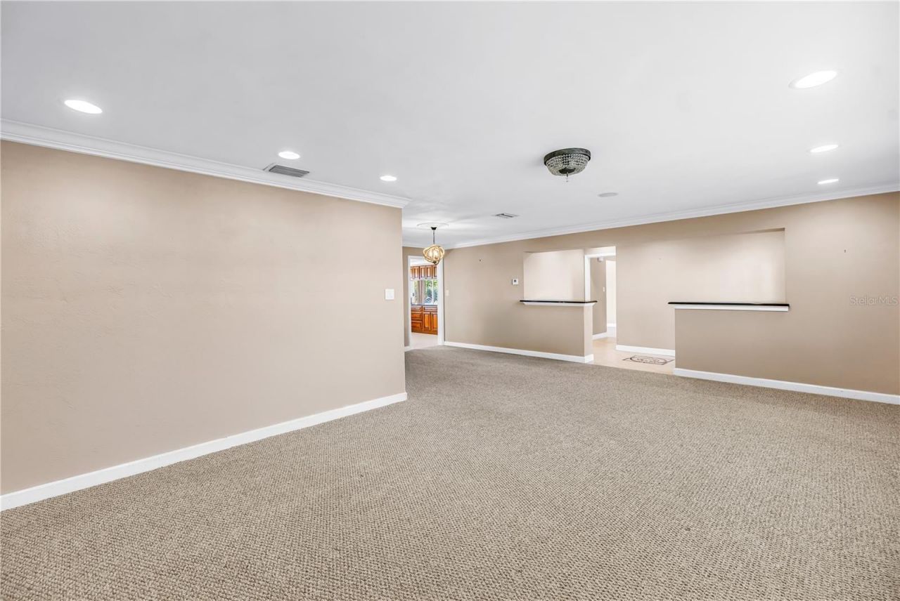 1820 Tanglewood Drive Ne, Saint Petersburg, FL 33702 Photo
