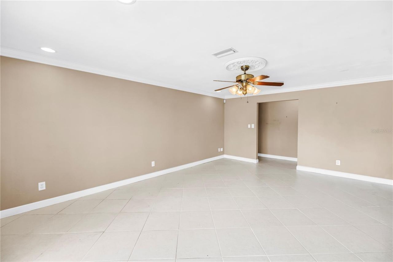 1820 Tanglewood Drive Ne, Saint Petersburg, FL 33702 Photo