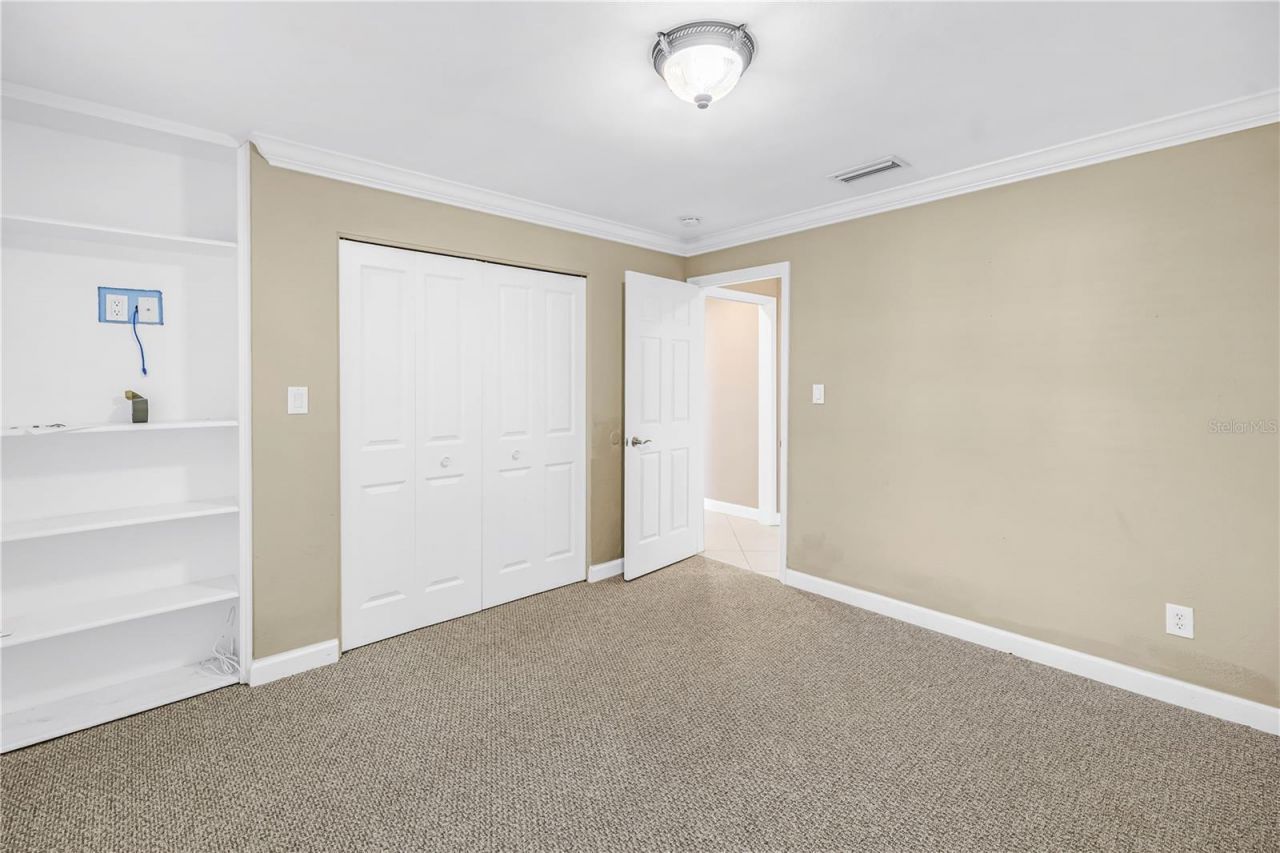 1820 Tanglewood Drive Ne, Saint Petersburg, FL 33702 Photo