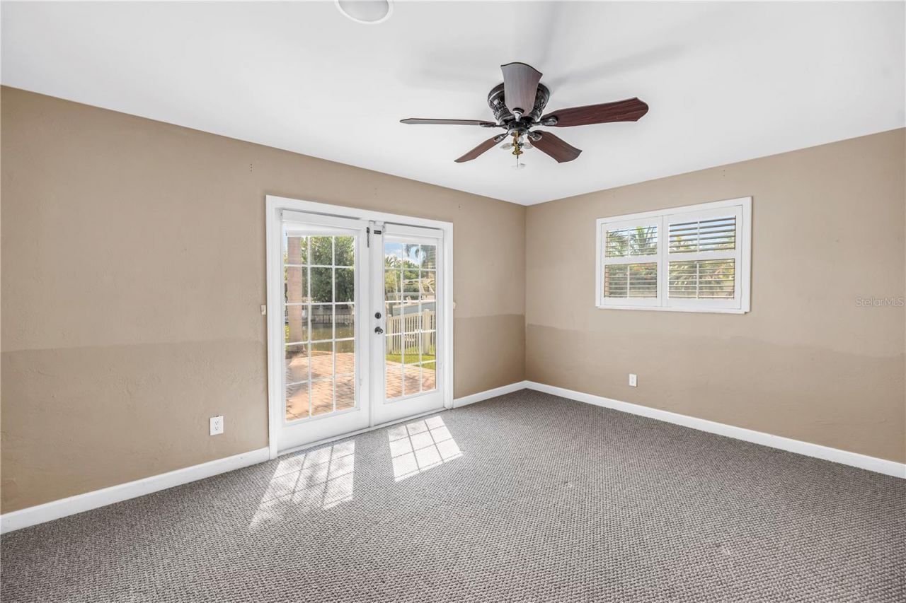 1820 Tanglewood Drive Ne, Saint Petersburg, FL 33702 Photo