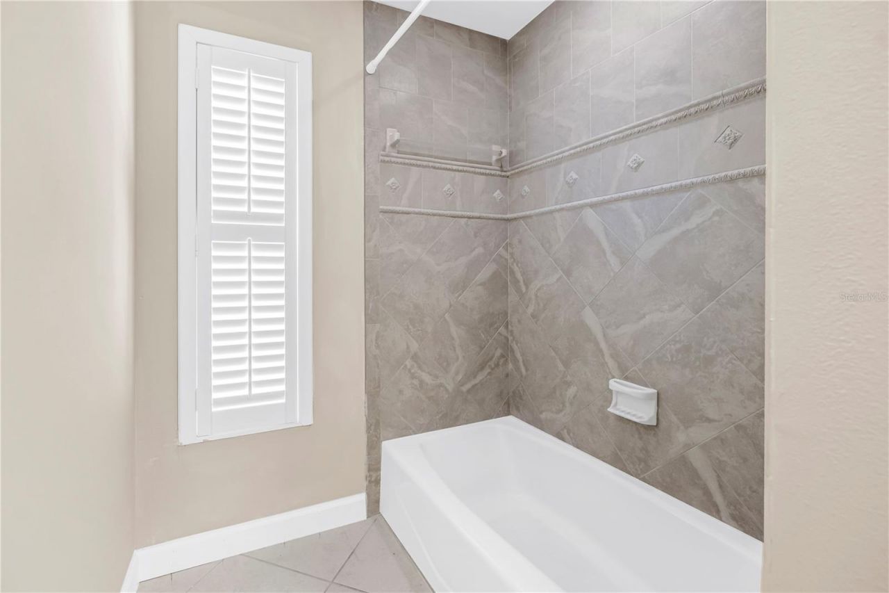1820 Tanglewood Drive Ne, Saint Petersburg, FL 33702 Photo