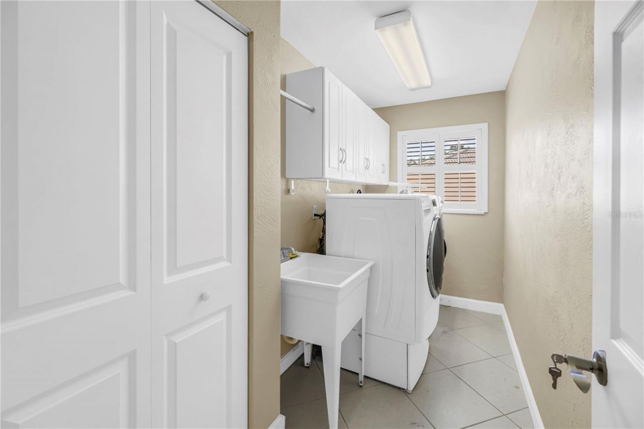 1820 Tanglewood Drive Ne, Saint Petersburg, FL 33702 Photo