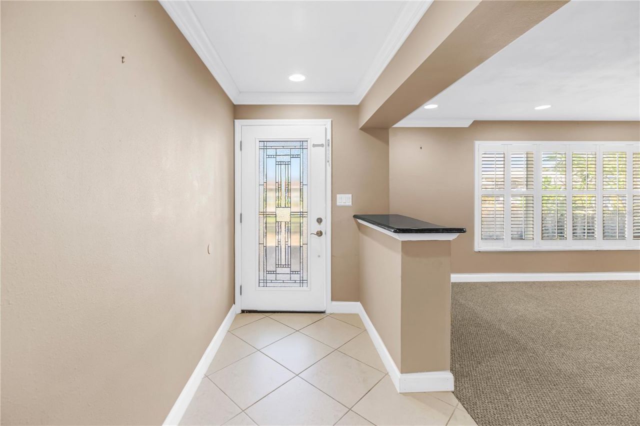 1820 Tanglewood Drive Ne, Saint Petersburg, FL 33702 Photo