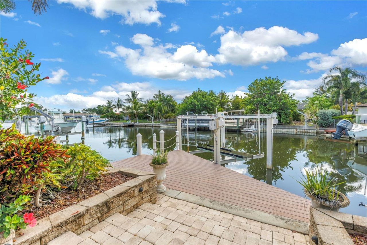 1820 Tanglewood Drive Ne, Saint Petersburg, FL 33702 Photo