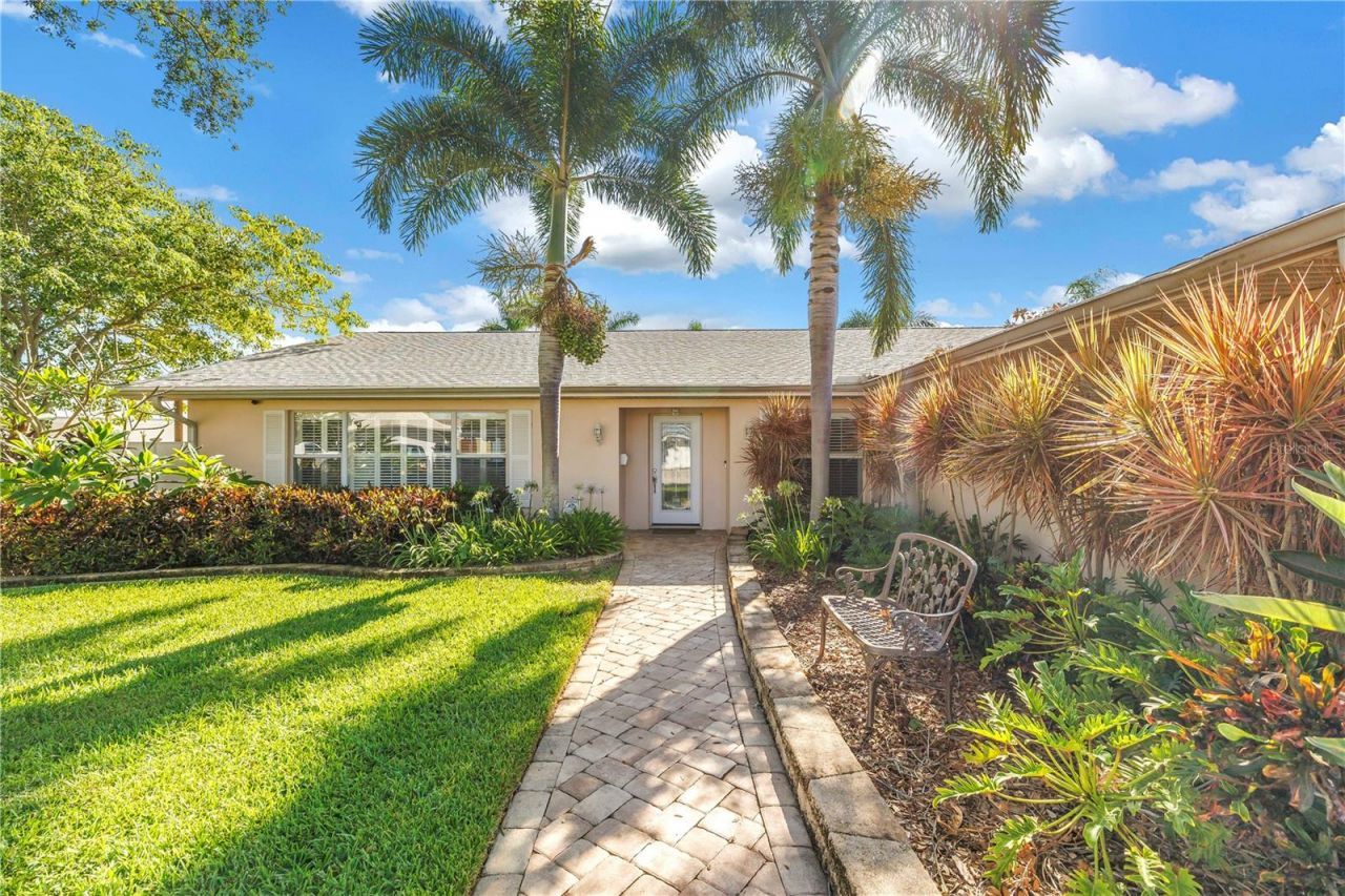 1820 Tanglewood Drive Ne, Saint Petersburg, FL 33702 Photo
